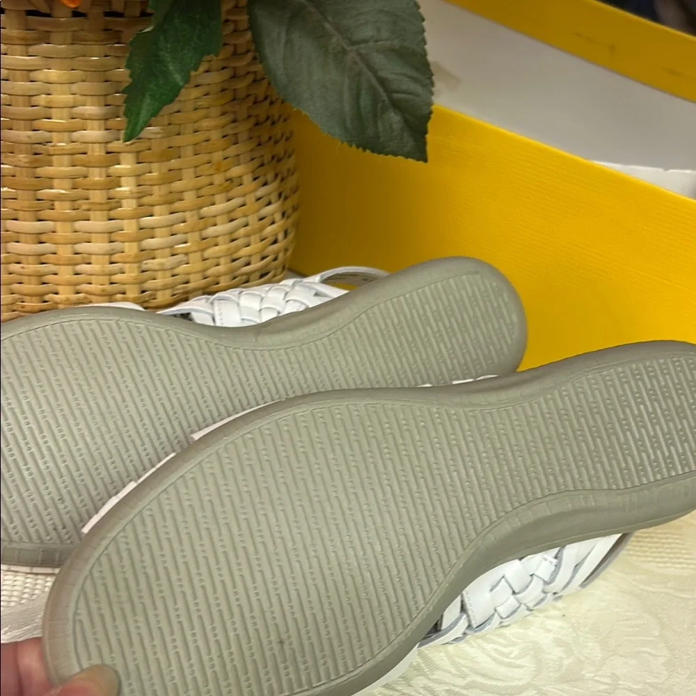 Softspots Women's Classic Huarache White Slingback Sandals - Picture 6 of 6